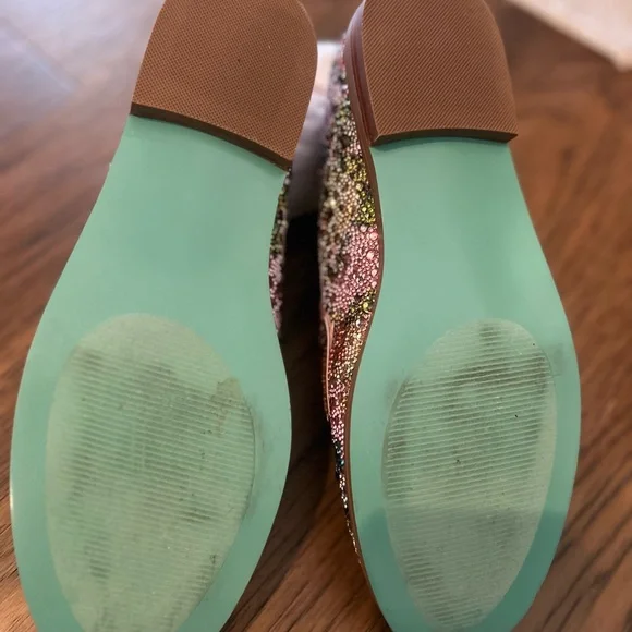 Betsey Johnson Pink and Blue Beaded Loafers like new.  Worn inside only 2 hours - Picture 4 of 4